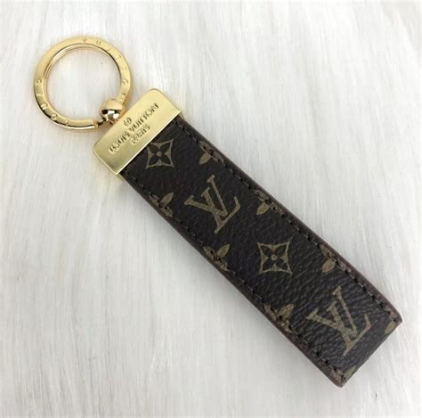 chaveiros louis vuitton|Louis Vuitton keychain holder.